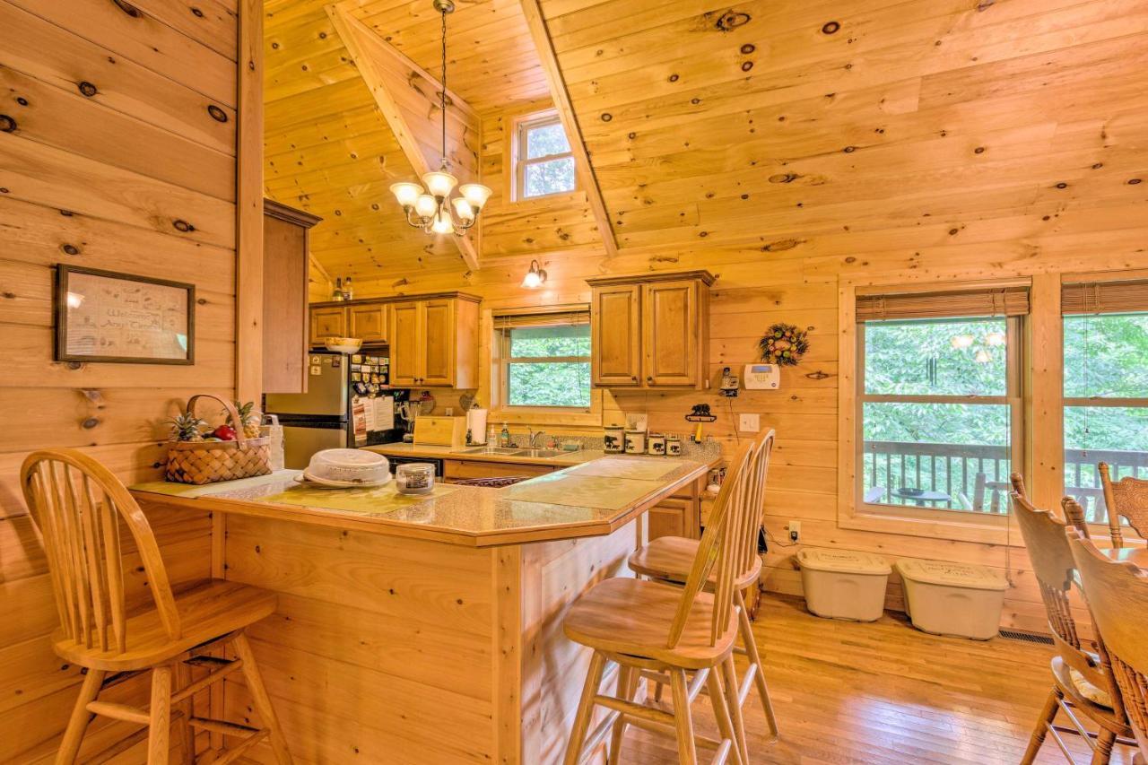 Mountain-View Maggie Valley Home With 2 Decks! Waynesville Exterior foto